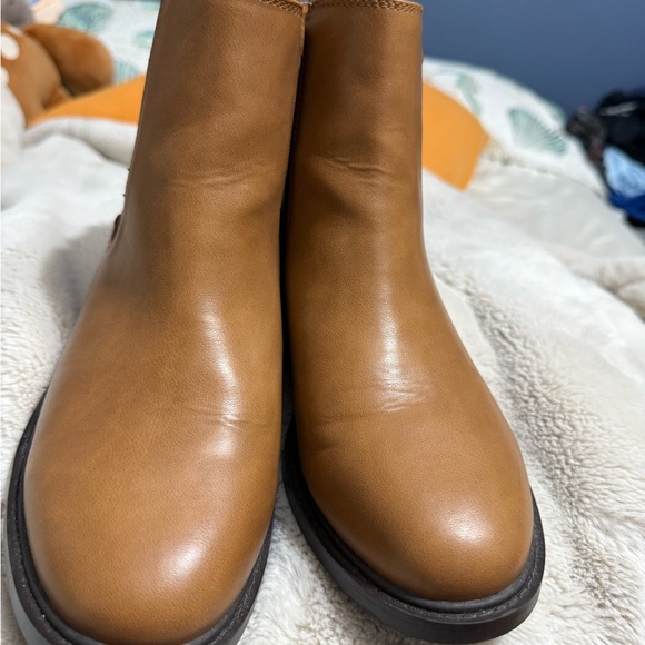 LOFT Women's Tan Ankle Boots - Picture 1 of 4